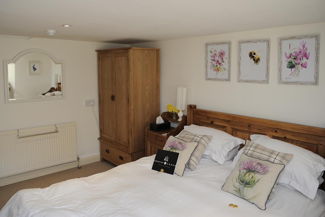 Sheriff Lodge Matlock  Bagian luar foto